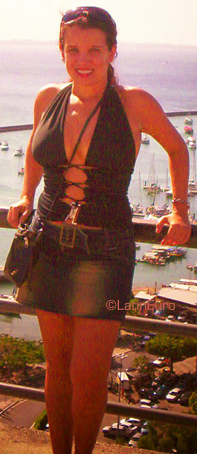 Date this foxy Brazil girl Maria from SALVADOR B3517