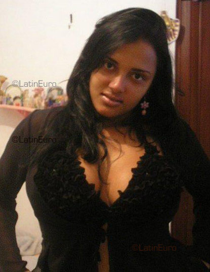 Date this georgeous Brazil girl Cristina from  B3562