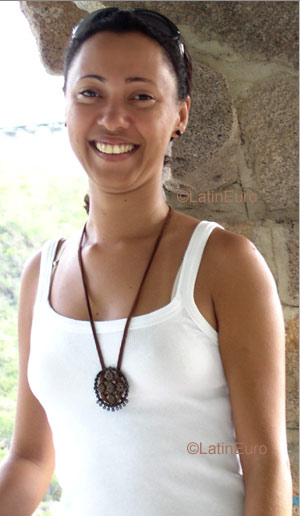 Date this voluptuous Brazil girl Fabiana from PAULO AFONSO B3589