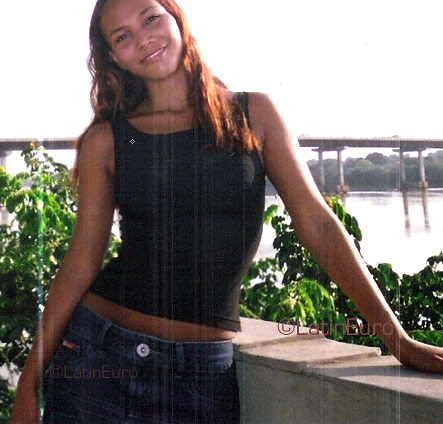 Date this nice looking Brazil girl Maria from IMPERATRIZ B3590