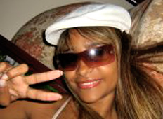 Date this pretty Brazil girl Luciana from BRASILIA B3643