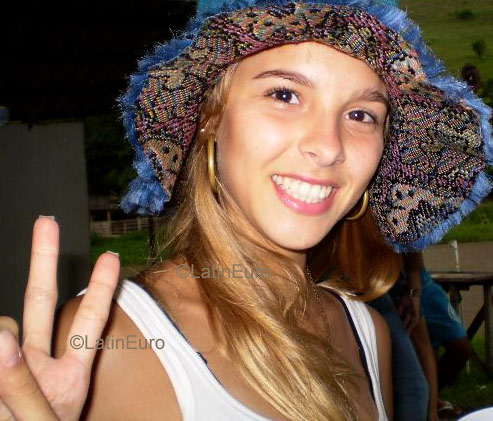 Date this fun Brazil girl Maria from RIO DE JANEIRO B3705