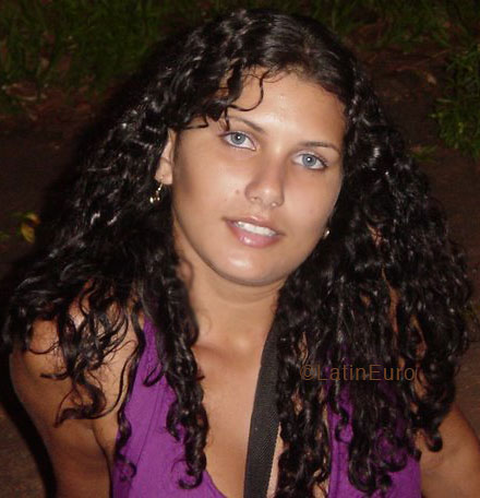 Date this happy Brazil girl Mirelle from VIANA B3774