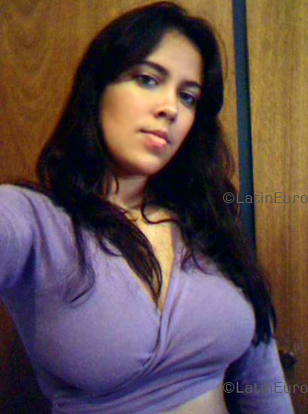 Date this sensual Brazil girl Rubi from PETROLINA B3792