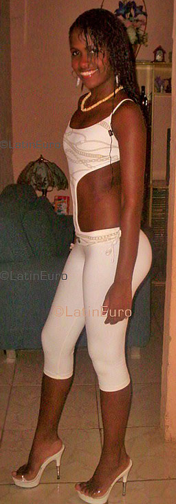 Date this fun Brazil girl Gleicy from RIO DE JANEIRO B3823