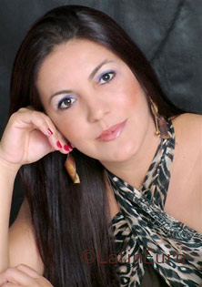 Date this nice looking Brazil girl Luciana from FRANCA B3824