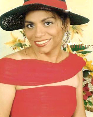 Date this good-looking Brazil girl Raquel from TERESINA B3902
