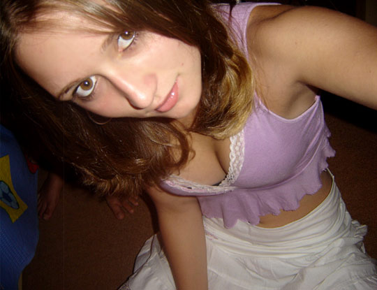 Date this beautiful Brazil girl Bianca from JOINVILLE B3928