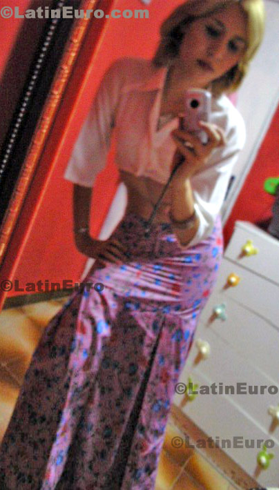 Date this sultry Brazil girl Lidineya from Manaus B393