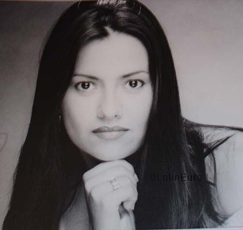 Date this beautiful Brazil girl Renee from  B3935
