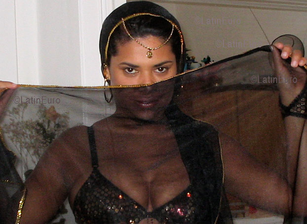 Date this happy Brazil girl Eliana from PORTELA B3984