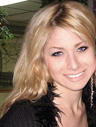 Date this hot Brazil girl Anna from BELO HORIZONTE B4021