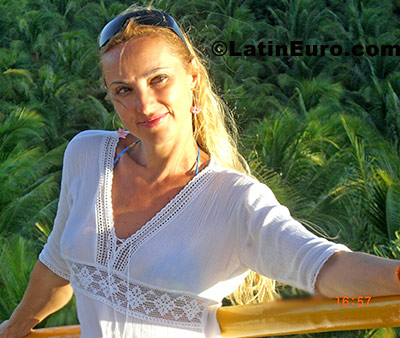 Date this hot Brazil girl Nice from Rio de Janeiro B405