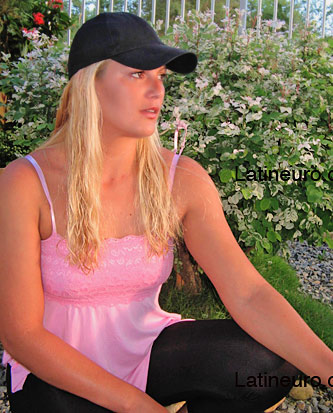 Date this stunning Brazil girl Cristiane from CAMBORIU B4052