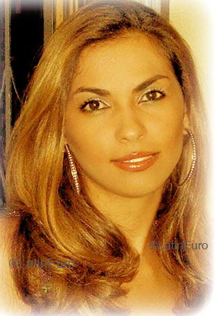 Date this georgeous Brazil girl Luana from GOVERNADOR VALADARES B4056