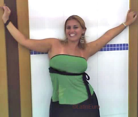 Date this foxy Brazil girl Pricila from ATIBAIA B4106