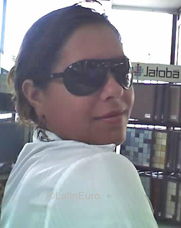 Date this foxy Brazil girl Josy from ATIBAIA B4126