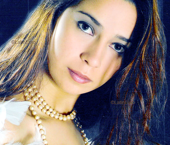 Date this charming Brazil girl Mileni from NOVO HAMBURGO B4188