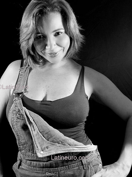 Date this young Brazil girl Flavia from GOIANIA B4206