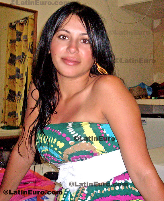Date this funny Brazil girl Valdeisa from Sao Jose do Rio Preto B43