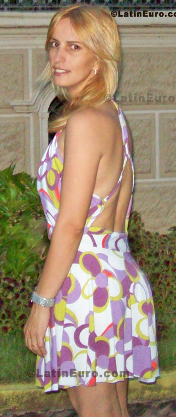 Date this georgeous Brazil girl Ana from Tres Rios B430