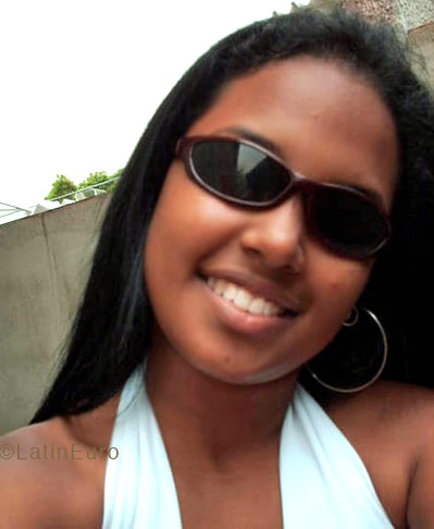 Date this gorgeous Brazil girl Wania from RIO DE JANEIRO B4309