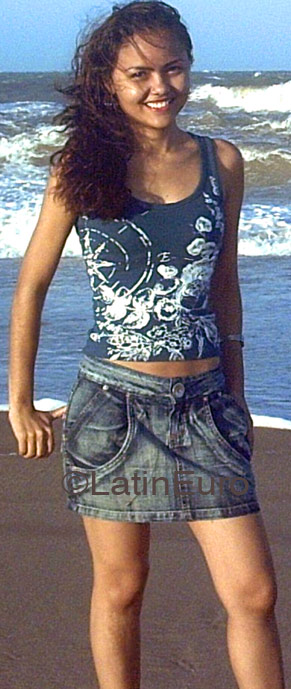 Date this voluptuous Brazil girl Regina from TERESINA B4377