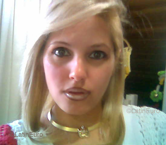 Date this charming Brazil girl Karen from CURITIBA B4459