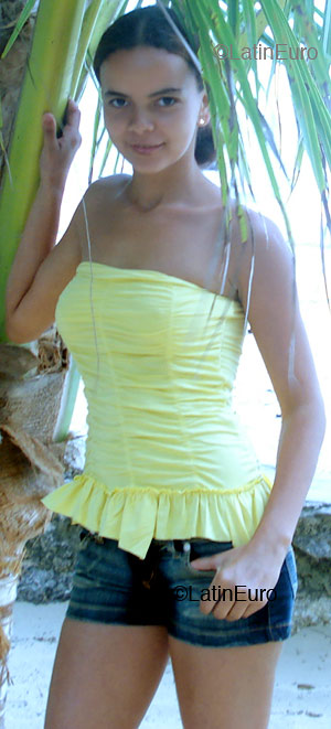 Date this happy Brazil girl Aliane from TEIXEIRA B4525