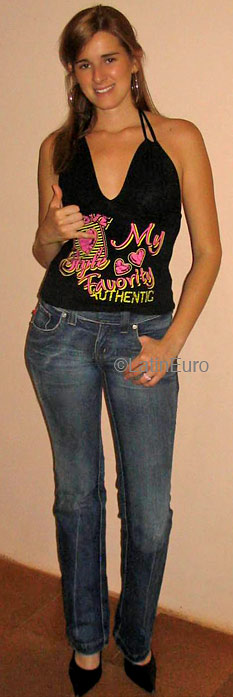 Date this foxy Brazil girl Marcela from GOIANIA B4591