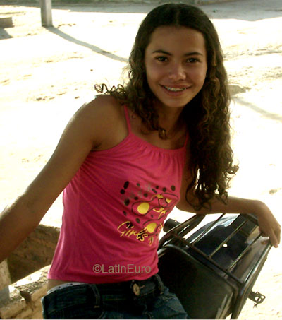 Date this beautiful Brazil girl Cristiane from CAUCAIA B4680