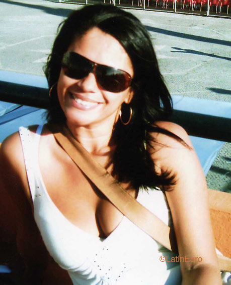 Date this stunning Brazil girl Martha from PORTO B4693