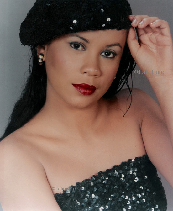 Date this delightful Brazil girl Tayna from MANAUS B4701