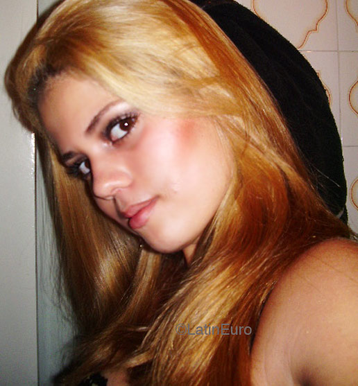 Date this tall Brazil girl Liciane from GOIANIA B4727