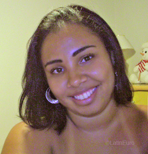 Date this delightful Brazil girl Vanessa from RIO DE JANEIRO B4728