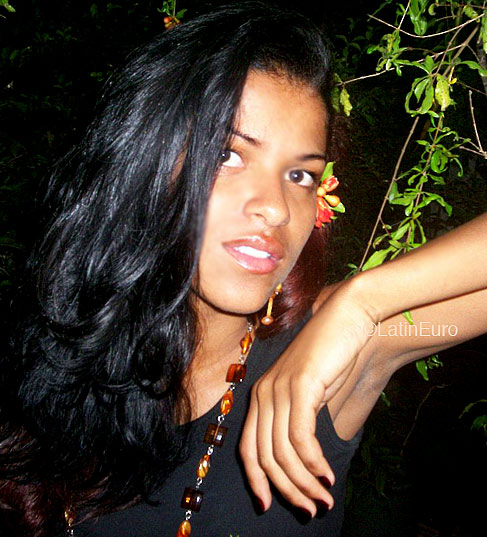 Date this foxy Brazil girl Thais from RIO DE JANEIRO B4758