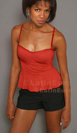 Date this lovely Brazil girl Cristina from Goiania B476