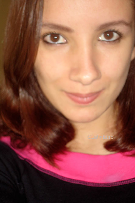 Date this foxy Brazil girl Tatiane from CURITIBA B4799