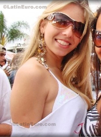 Date this delightful Brazil girl Jesika from Florianopolis B48