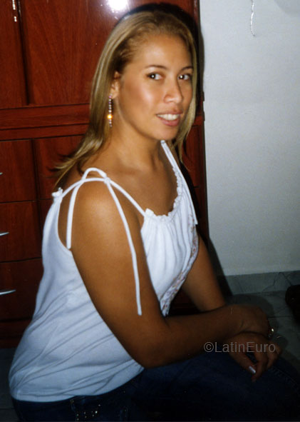 Date this nice looking Brazil girl Graciela from SAO PAULO B4822