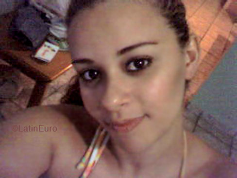 Date this pretty Brazil girl Thais from PERUIBE B4843
