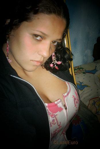 Date this voluptuous Brazil girl Simony from Praia Grande B367