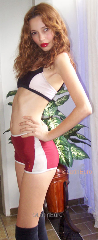 Date this hard body Brazil girl Estefanas from JABOATAO DOS GUARARAPES B4927