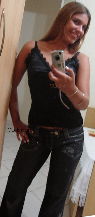 Date this voluptuous Brazil girl Andrielle from PRAIA GRANDE B4929