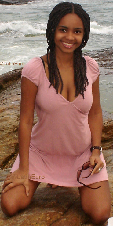 Date this beautiful Brazil girl Cristina from RIO DE JANEIRO B4952
