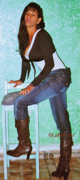 Date this happy Brazil girl Tais from VITORIA DA CONQUISTA B5014
