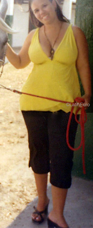 Date this young Brazil girl Viviane from FEIRA DE SANTANA B5086