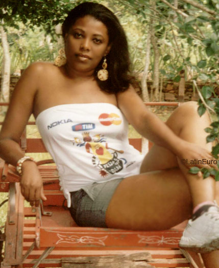 Date this athletic Brazil girl Lene from SALVADOR B5119