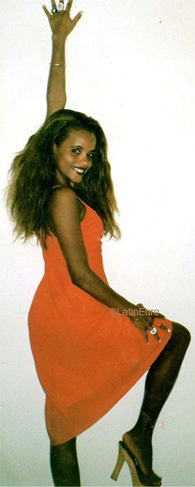 Date this sultry Brazil girl Edilene from SALVADOR B5241