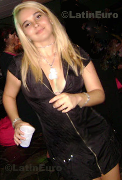 Date this charming Brazil girl Lucia from Contagem B536